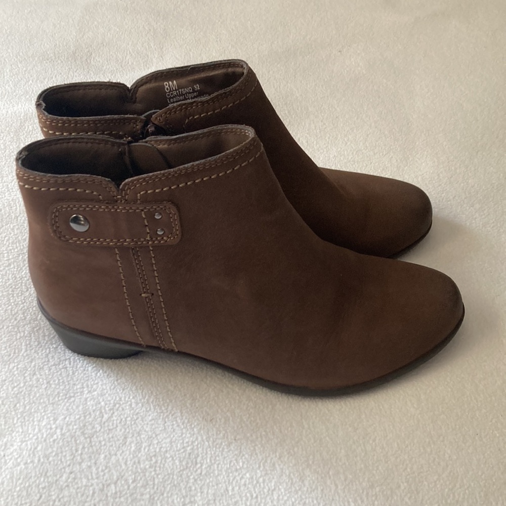 Rockport Suede Tan Booties - Picture 2 of 7